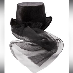 Halloween vampire gothic top hat with lace